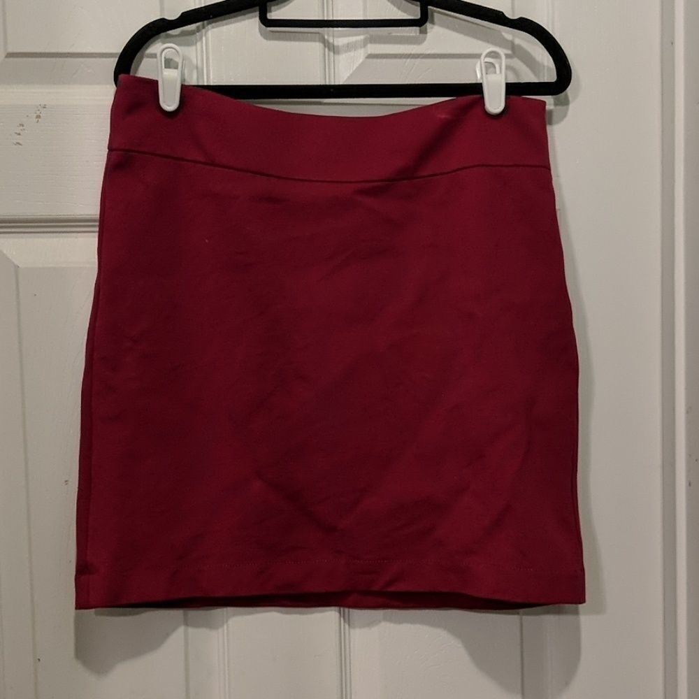 Banana Republic wine color skirt Sz 8